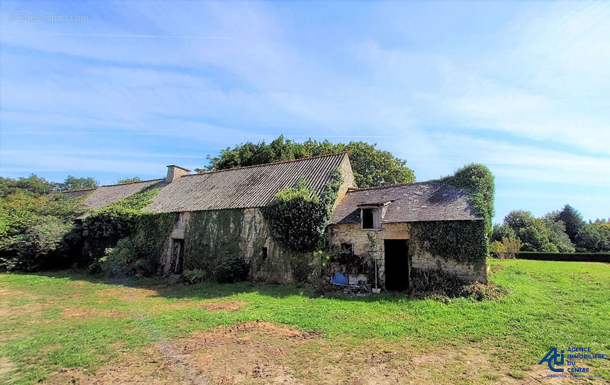 Maison à MALGUENAC