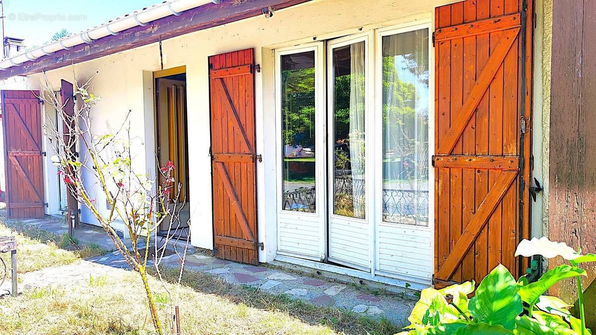 Maison à LEOGNAN