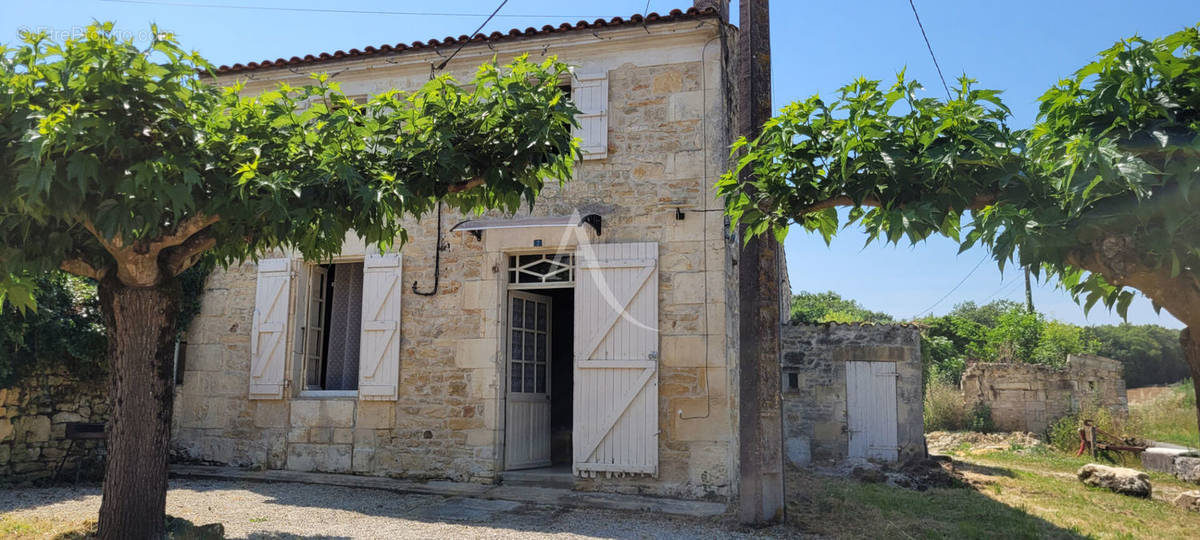 Maison à LES NOUILLERS