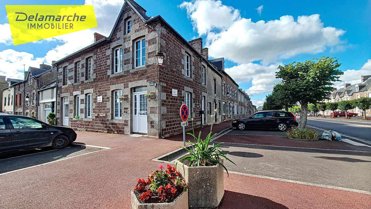 Maison à SAINT-DENIS-LE-GAST