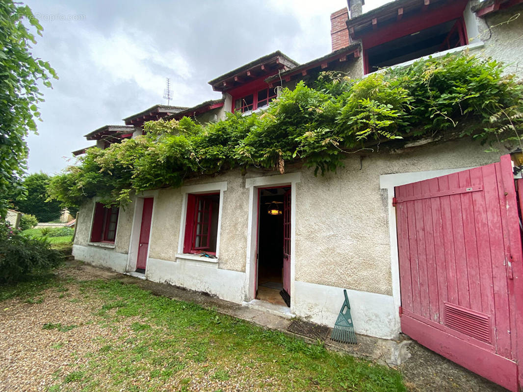 Maison à HOUDAN