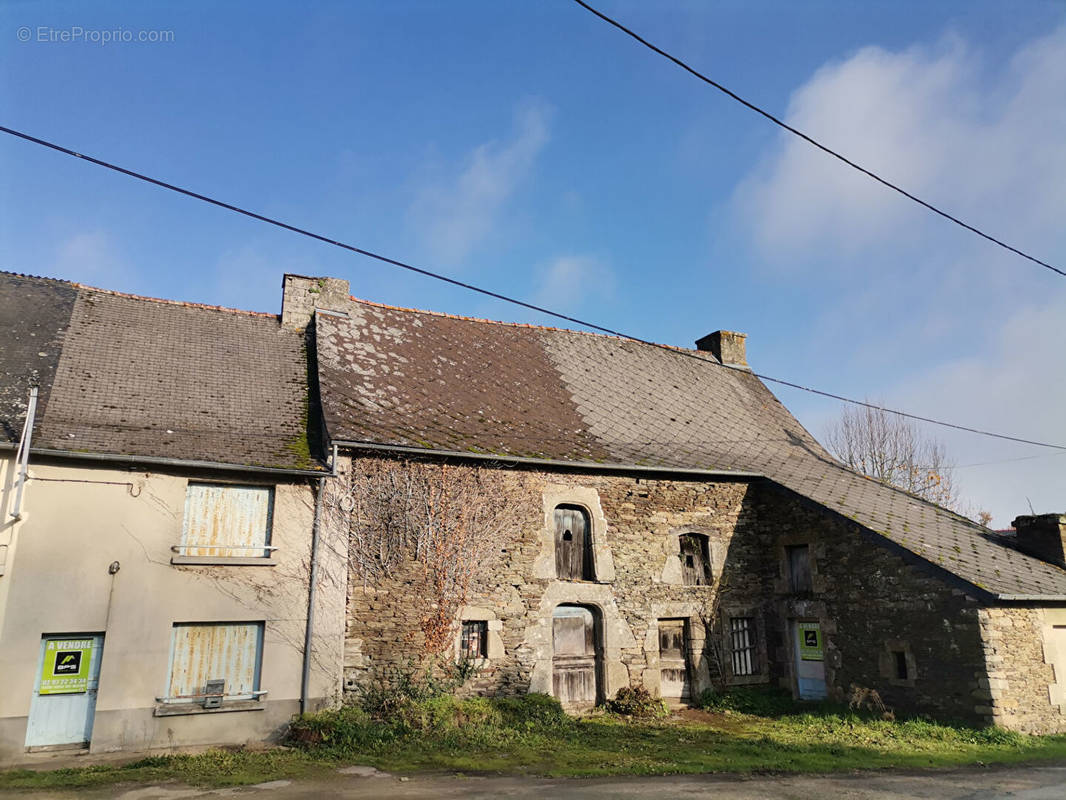 Maison à SAINT-SERVANT