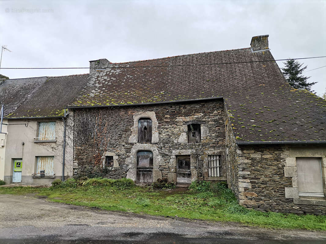 Maison à SAINT-SERVANT