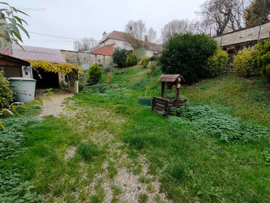 Maison à SERRIGNY