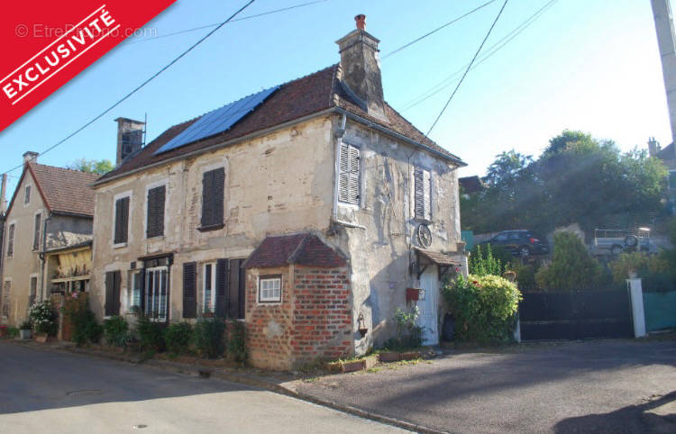 Maison à SERRIGNY