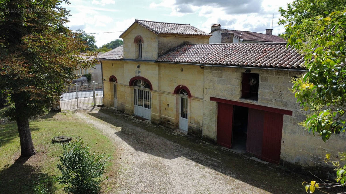 Maison à VAYRES