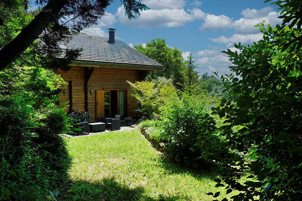 Maison à DINGY-SAINT-CLAIR