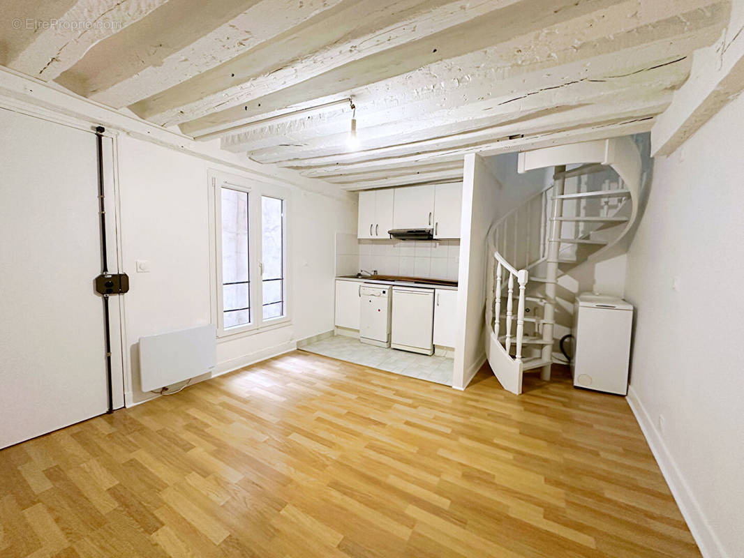 Appartement à PARIS-2E