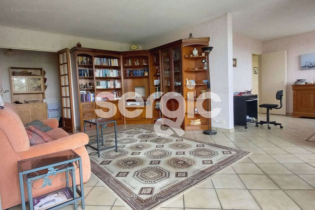 Appartement à QUINCY-SOUS-SENART