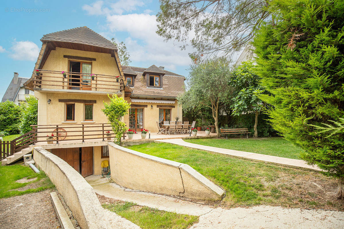 Maison à MONTGERON