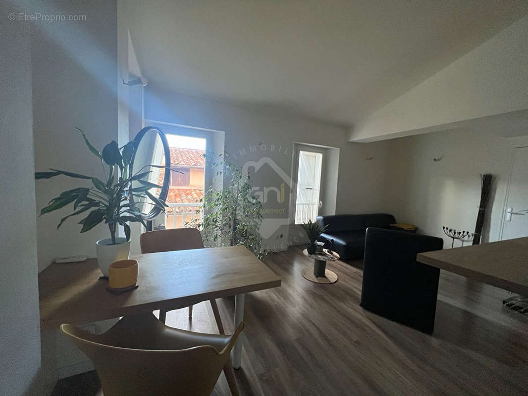 Appartement à TOURVES