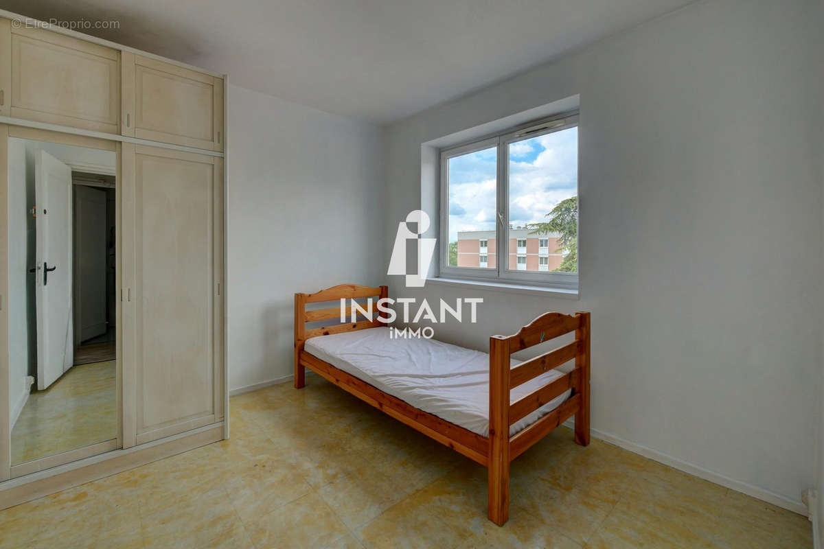 Chambre 2  - Appartement à CRETEIL