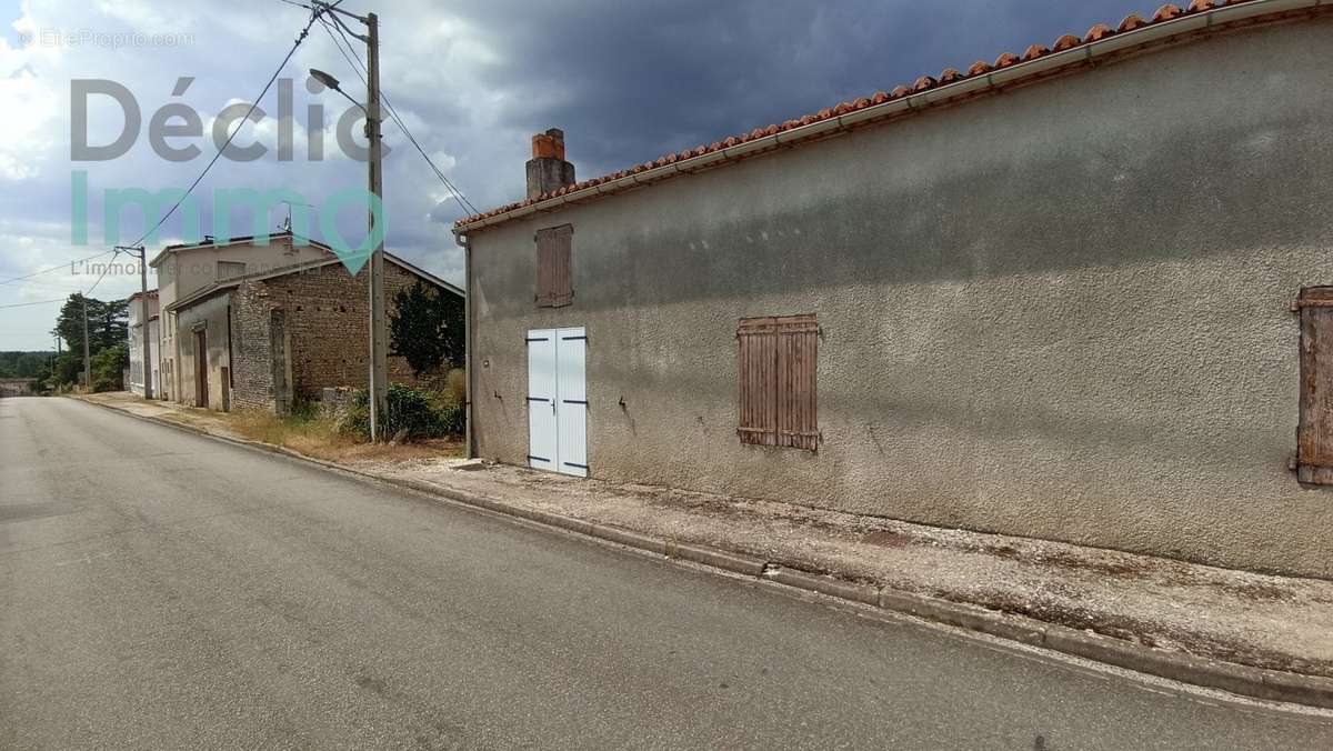 Maison à AGRIS