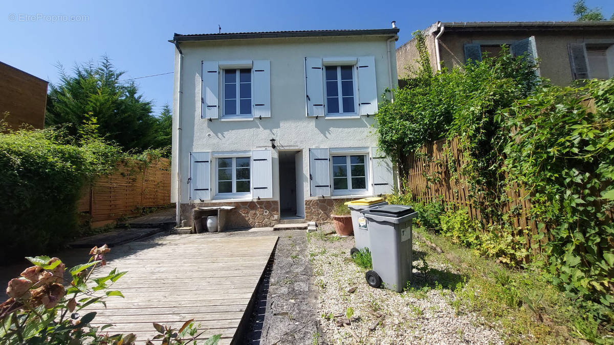 Maison à PONT-SUR-YONNE