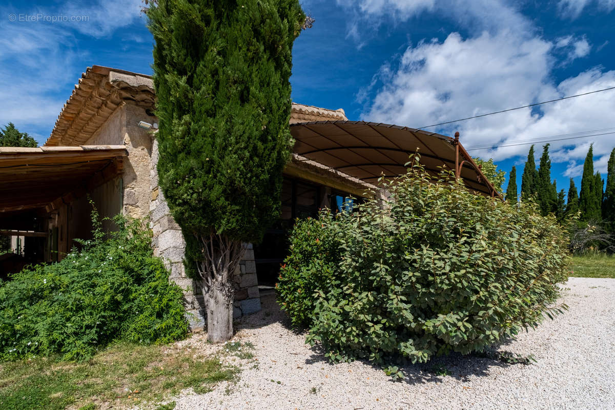 Maison à MONTBRUN-LES-BAINS