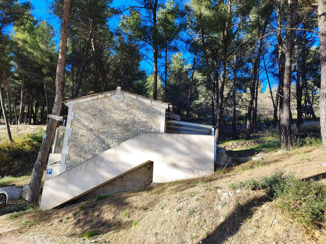 Maison à CHATEAUNEUF-LE-ROUGE