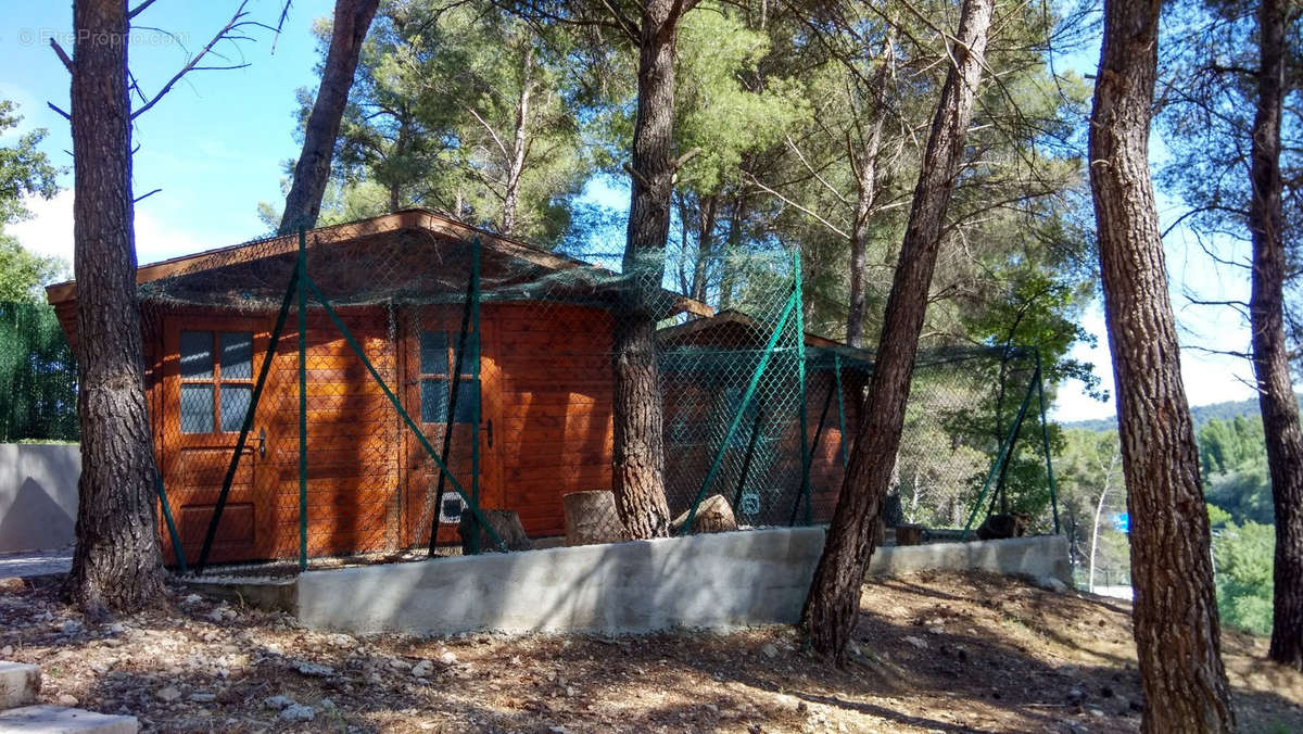 Maison à CHATEAUNEUF-LE-ROUGE