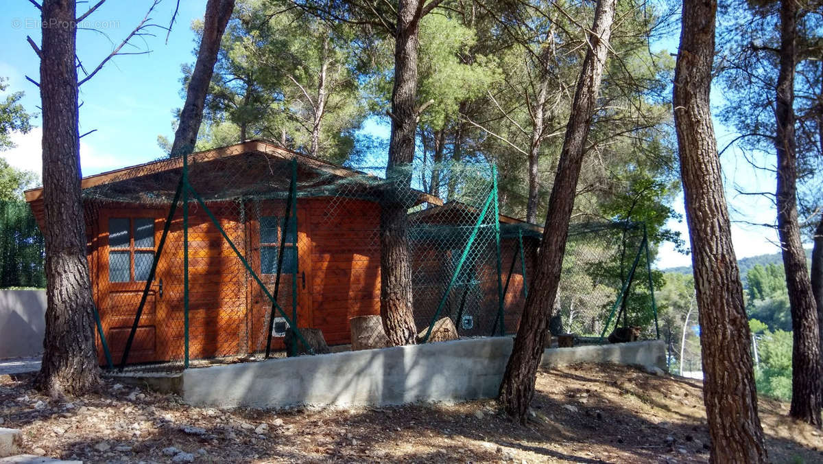 Maison à CHATEAUNEUF-LE-ROUGE