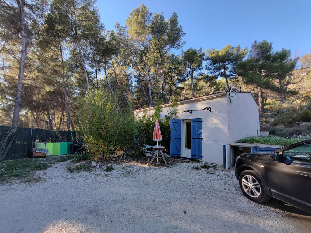 Maison à CHATEAUNEUF-LE-ROUGE