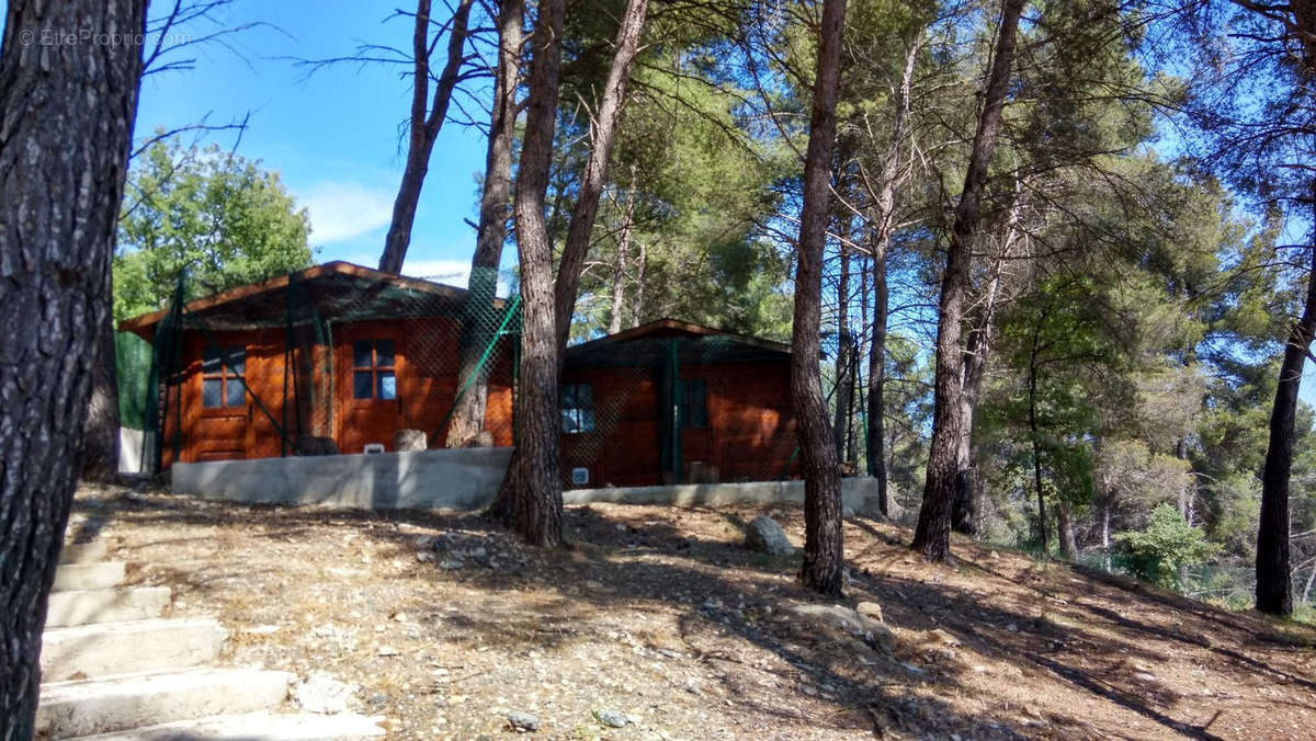 Maison à CHATEAUNEUF-LE-ROUGE