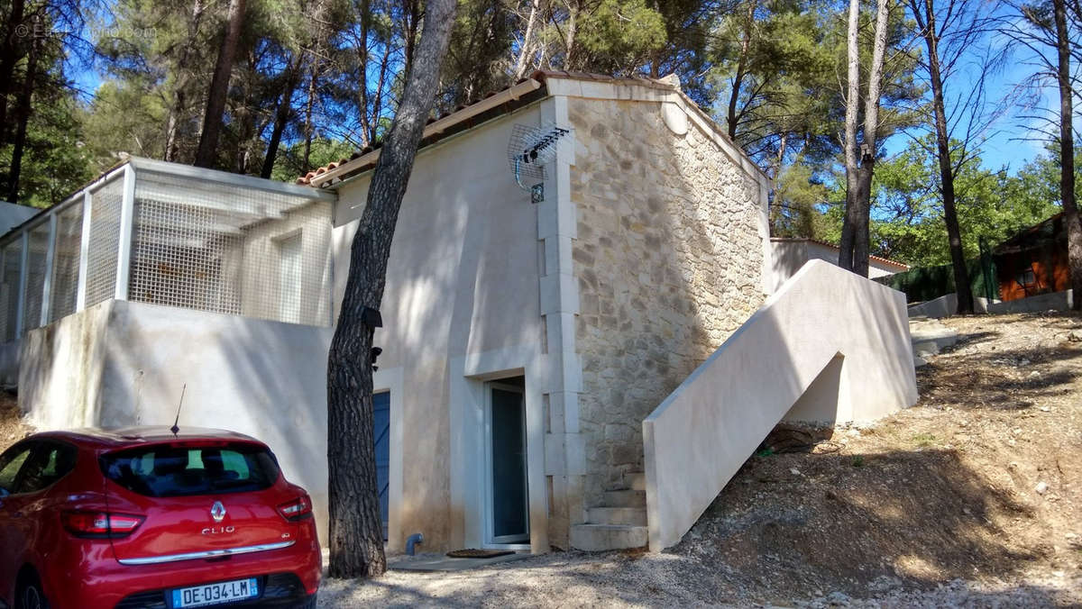 Maison à CHATEAUNEUF-LE-ROUGE