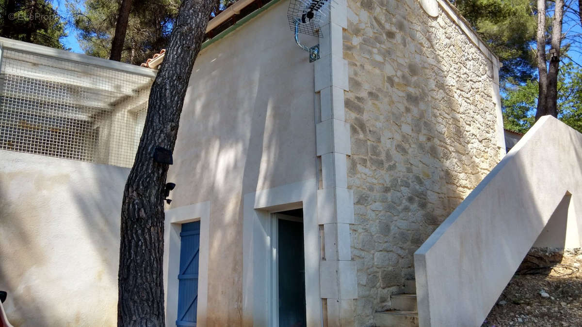 Maison à CHATEAUNEUF-LE-ROUGE