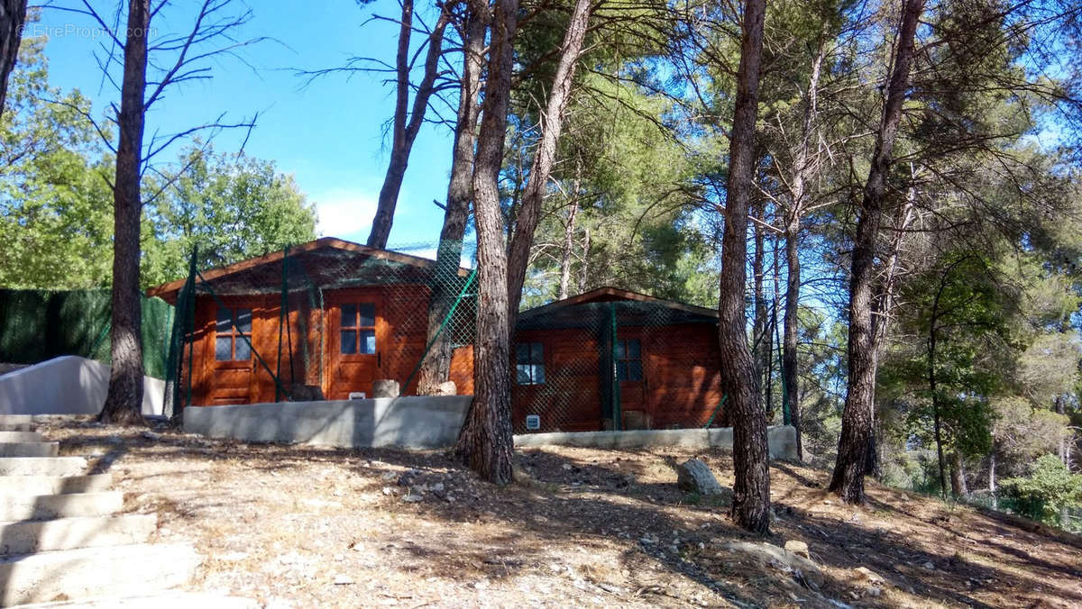 Maison à CHATEAUNEUF-LE-ROUGE