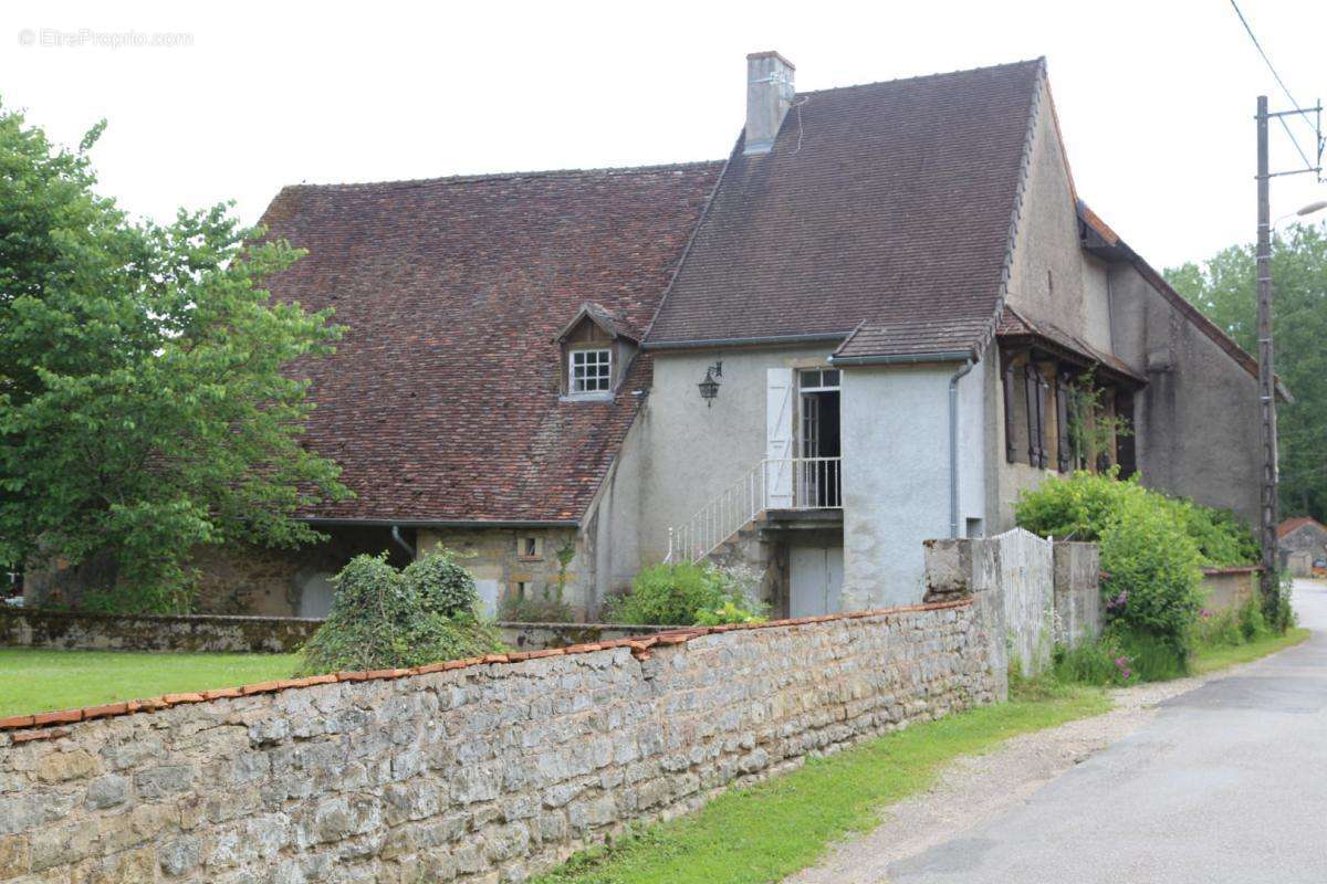 Maison à COUCHES