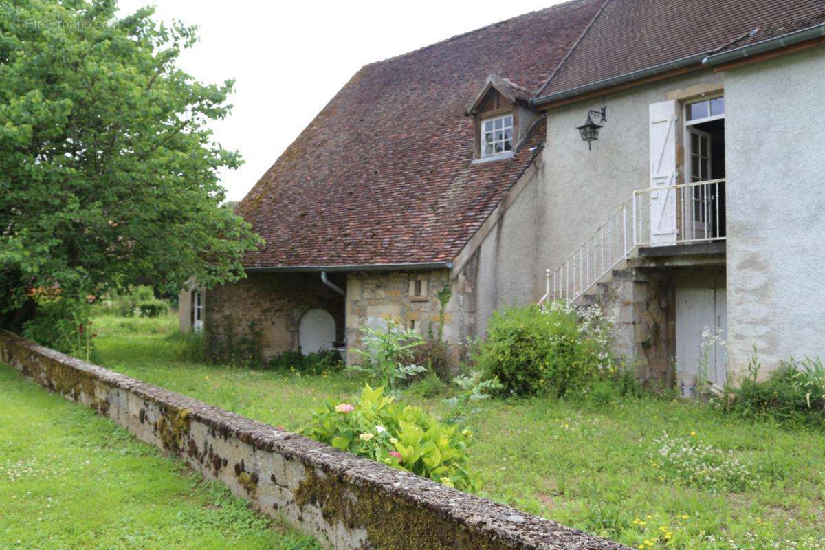 Maison à COUCHES