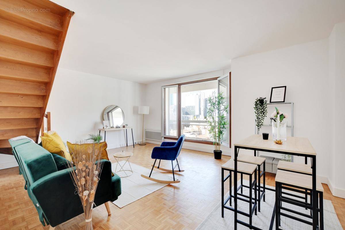 Appartement à COURBEVOIE