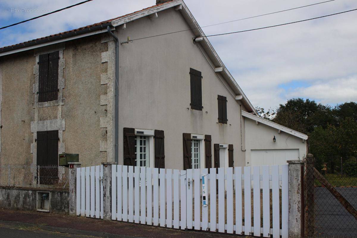 Maison à ROUMAZIERES-LOUBERT