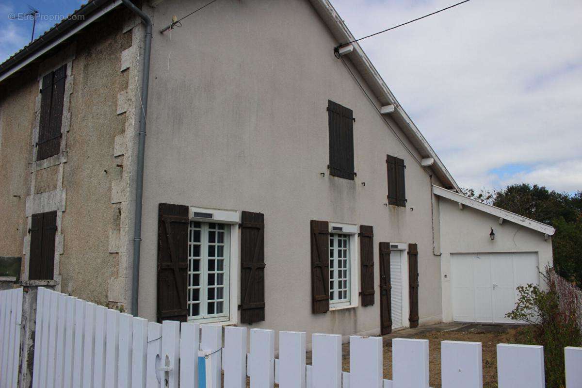 Maison à ROUMAZIERES-LOUBERT