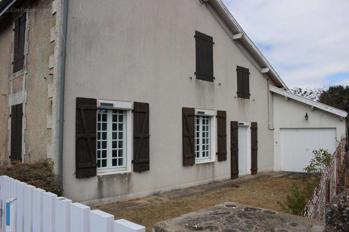 Maison à ROUMAZIERES-LOUBERT