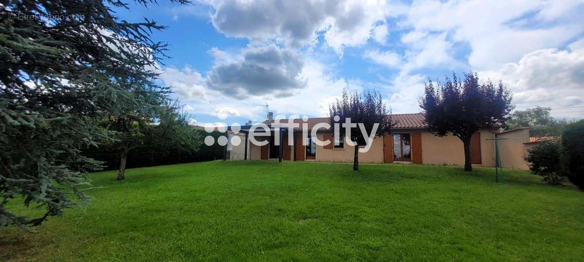 Maison à CHEVRIERES