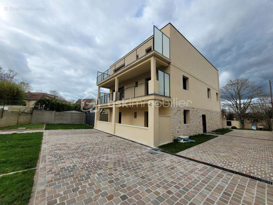 Appartement à SAINT-FARGEAU-PONTHIERRY