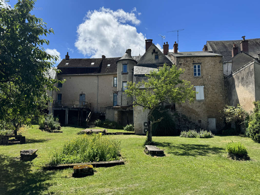 Maison à SAINT-SAULGE