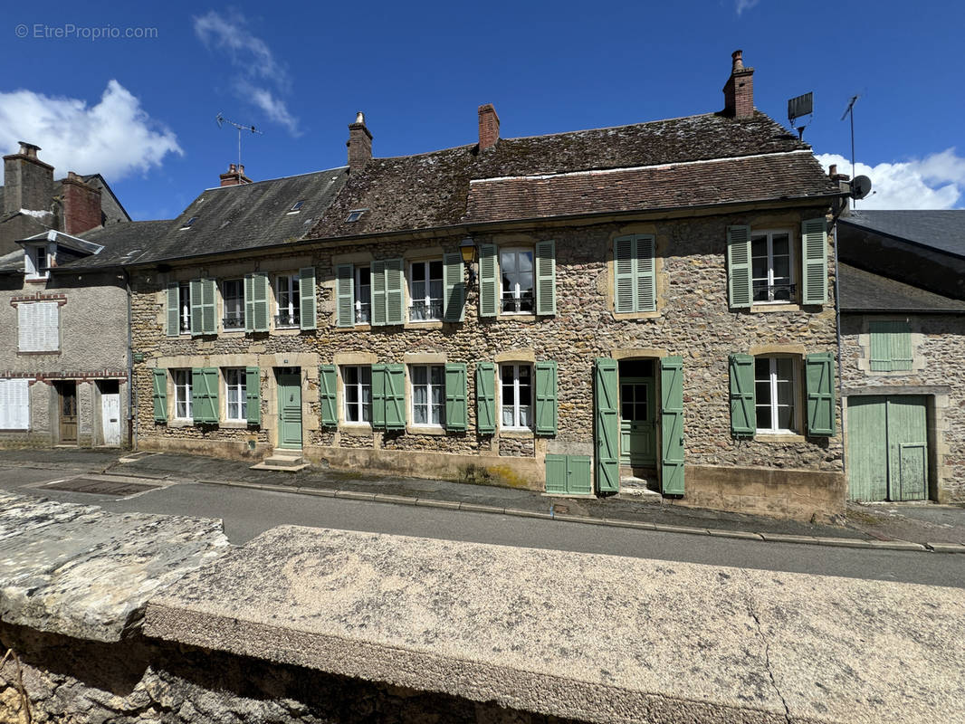 Maison à SAINT-SAULGE