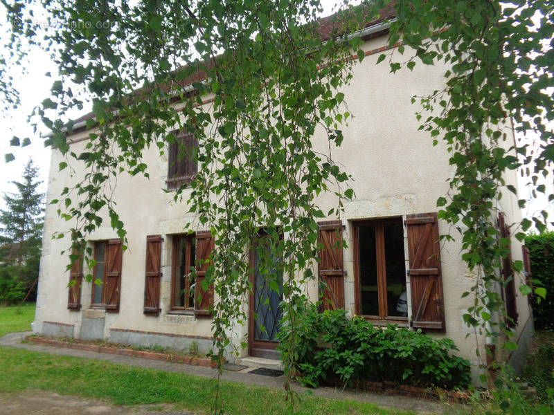 Maison à SAINT-MARTIN-SUR-OCRE