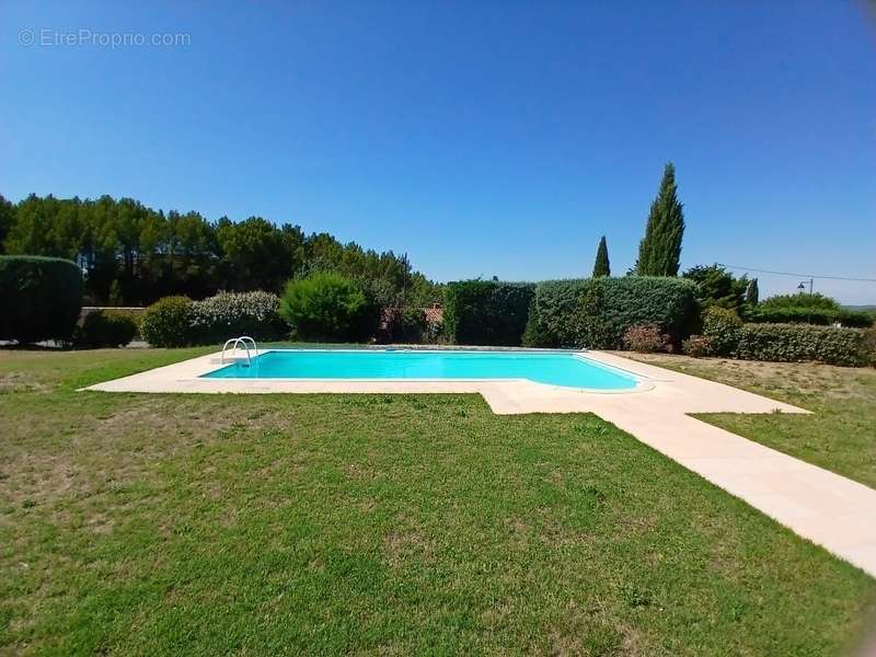 Maison à SAINT-SATURNIN-LES-APT