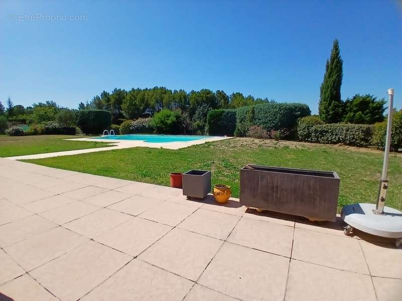 Maison à SAINT-SATURNIN-LES-APT