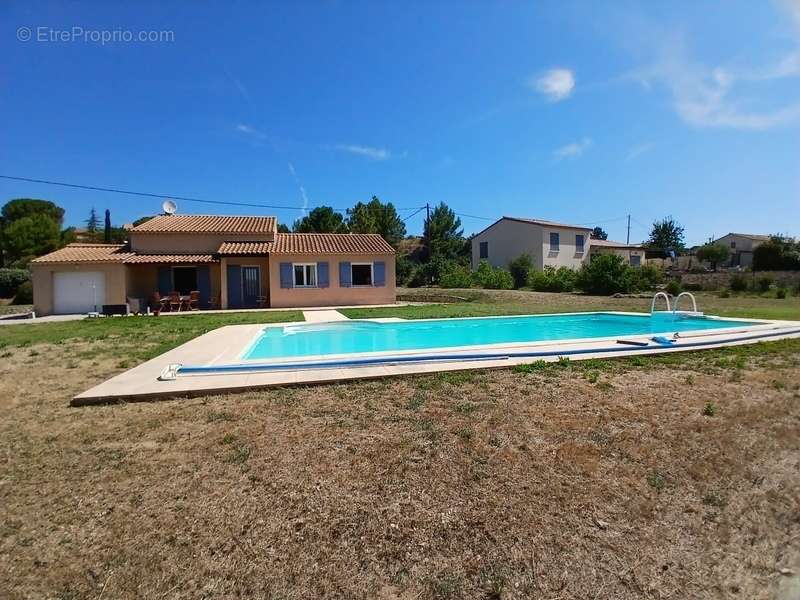 Maison à SAINT-SATURNIN-LES-APT