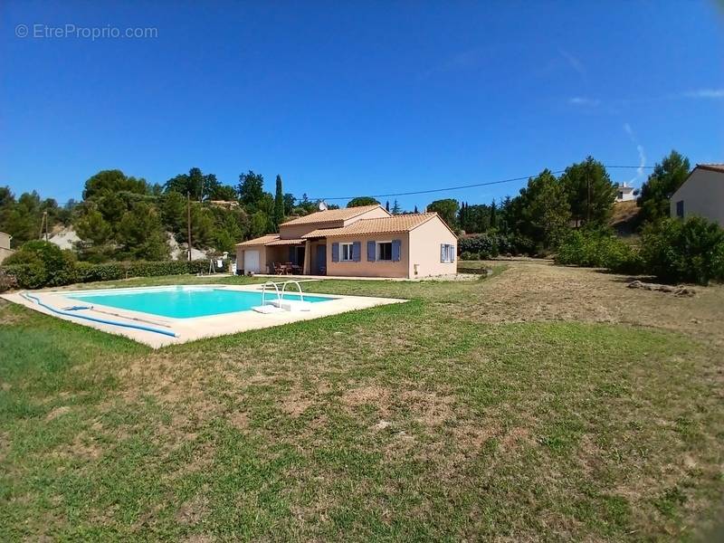 Maison à SAINT-SATURNIN-LES-APT