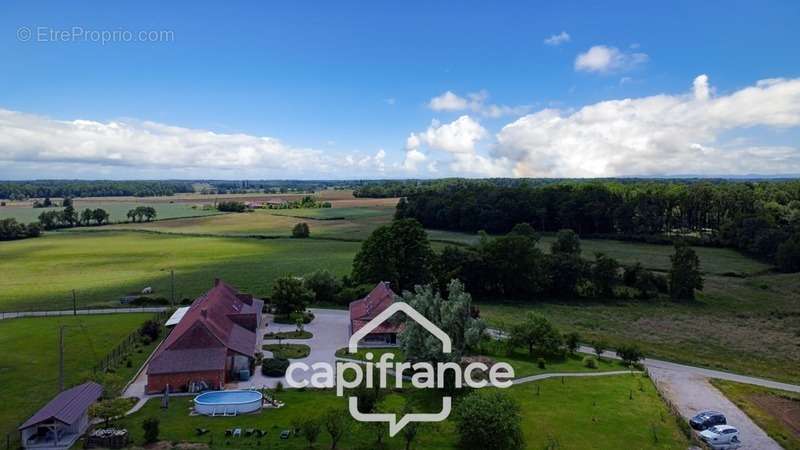 Commerce à MONTPONT-EN-BRESSE