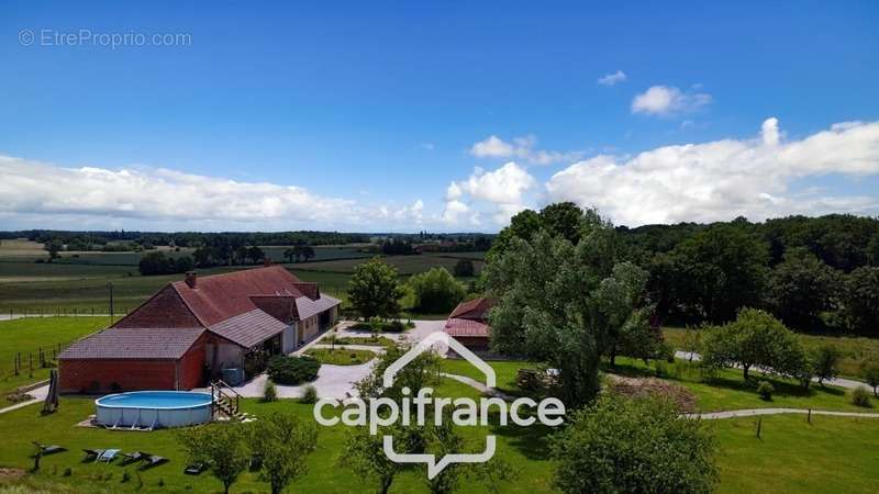 Commerce à MONTPONT-EN-BRESSE