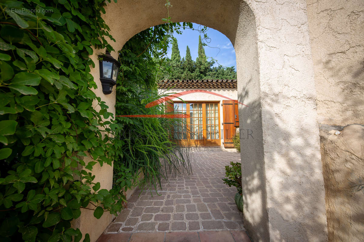 Maison à LA COLLE-SUR-LOUP