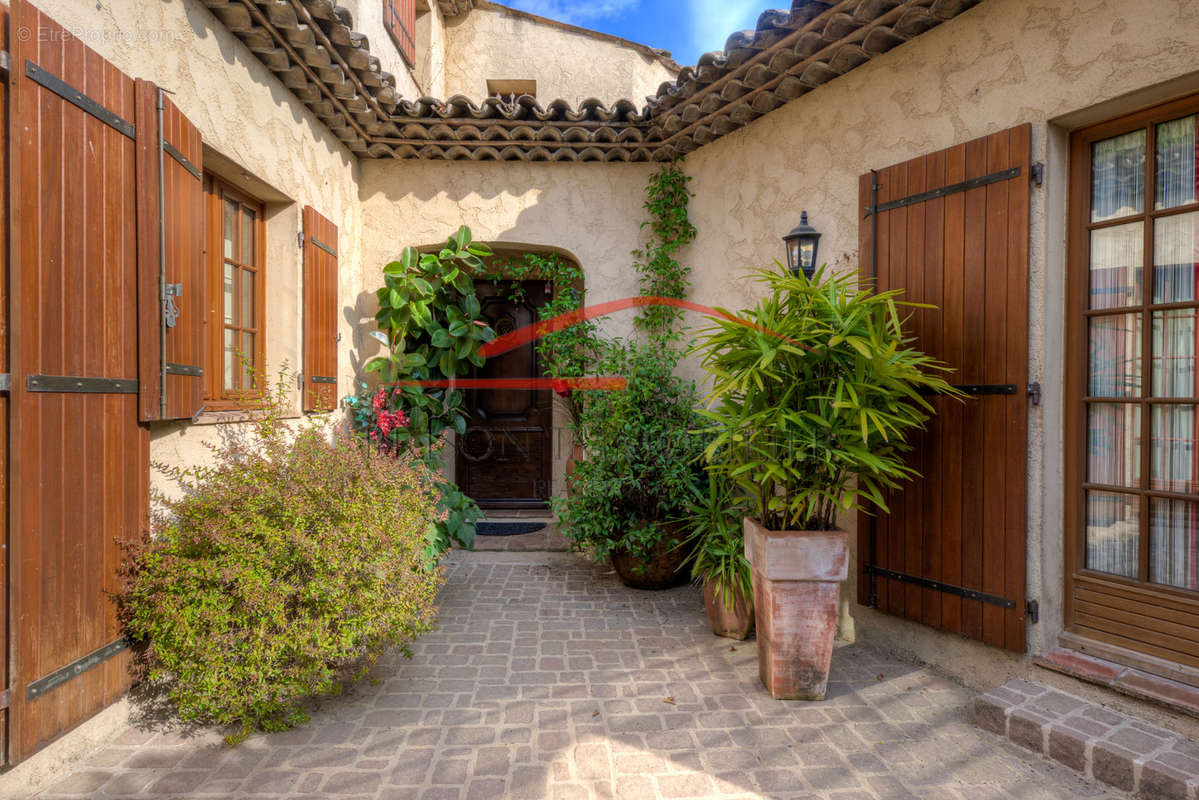 Maison à LA COLLE-SUR-LOUP