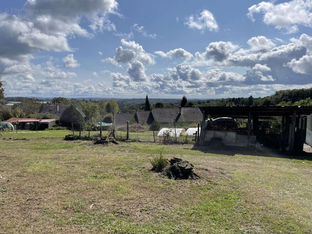 Terrain à SAINT-SORNIN-LAVOLPS