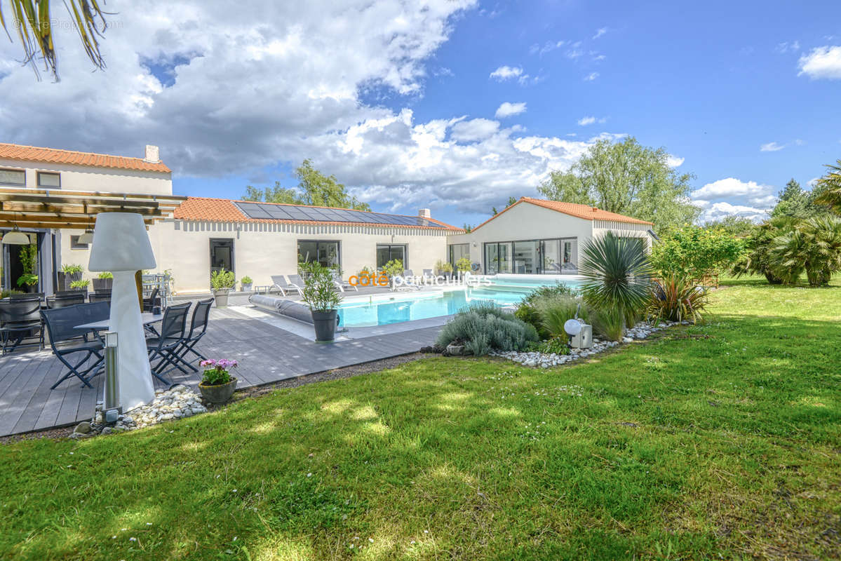 Maison à SAINT-LEGER-LES-VIGNES