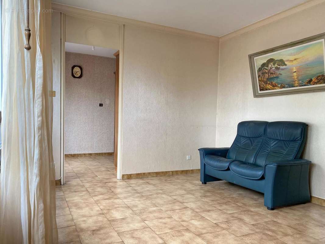 Photo 2 - Appartement à OULLINS