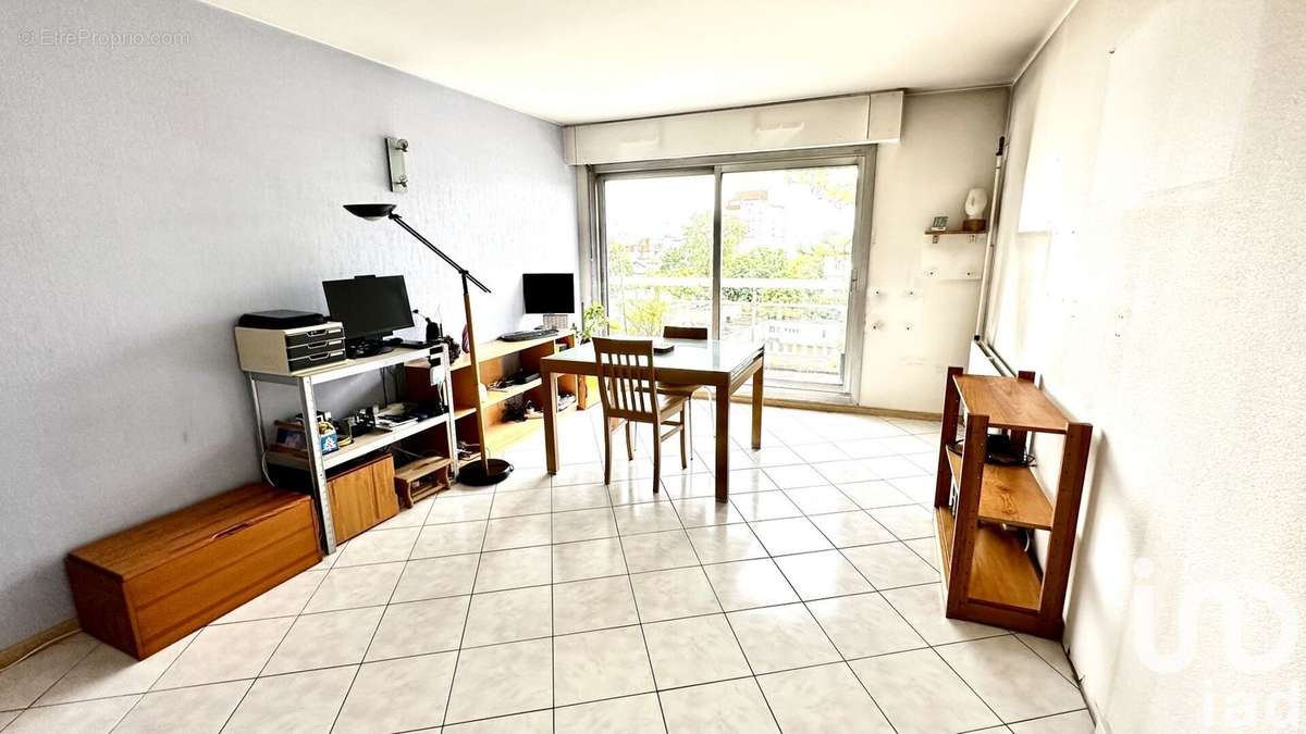 Photo 2 - Appartement à COURBEVOIE